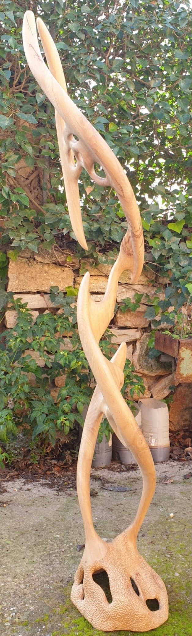 Back view of the sculpture "Helix"