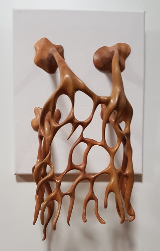Detall frontal de l' escultura.