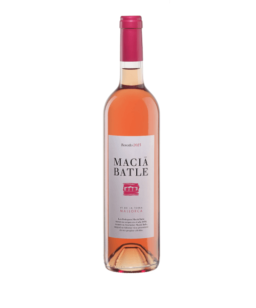 Young Wine with Mantonegro, Merlot and Cabernet Sauvignon grapes