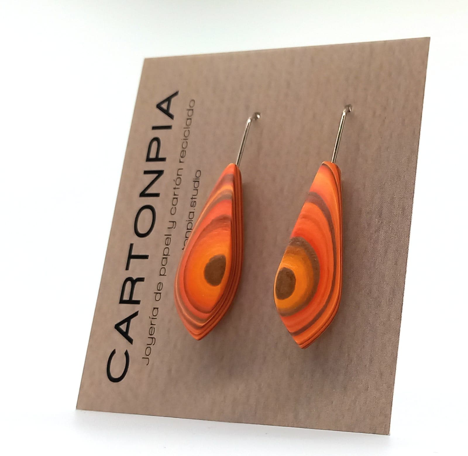 Image Drop Earrings Tip Front Präsentation