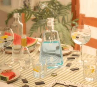 Imatge de sobretaula amb ginebra de mallorca