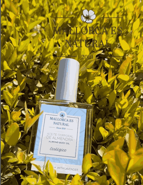 Oli corporal hidratant, 100% natural i ecològic, amb oli verge d'ametlles de Mallorca, flor de bugada i oli essencial de bugada.