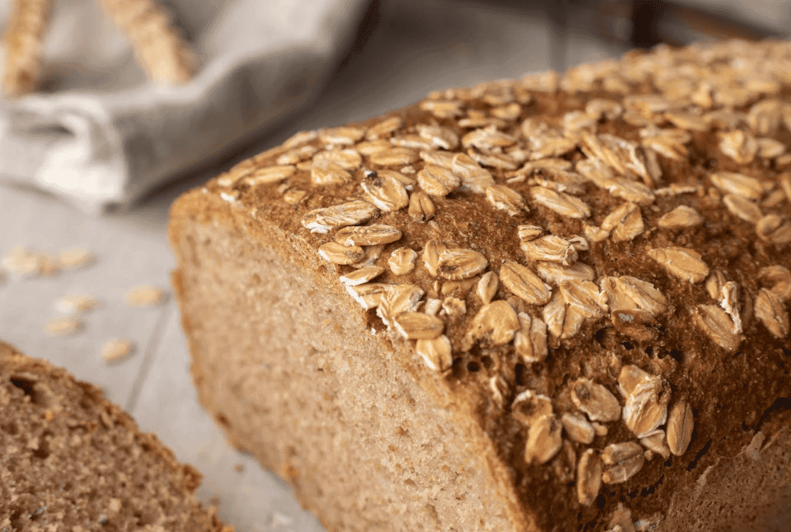 Imagen de Pan 100% integral de Xeixa con corteza cubierta con copos de avena