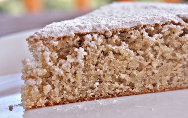 Almond Gató cake 