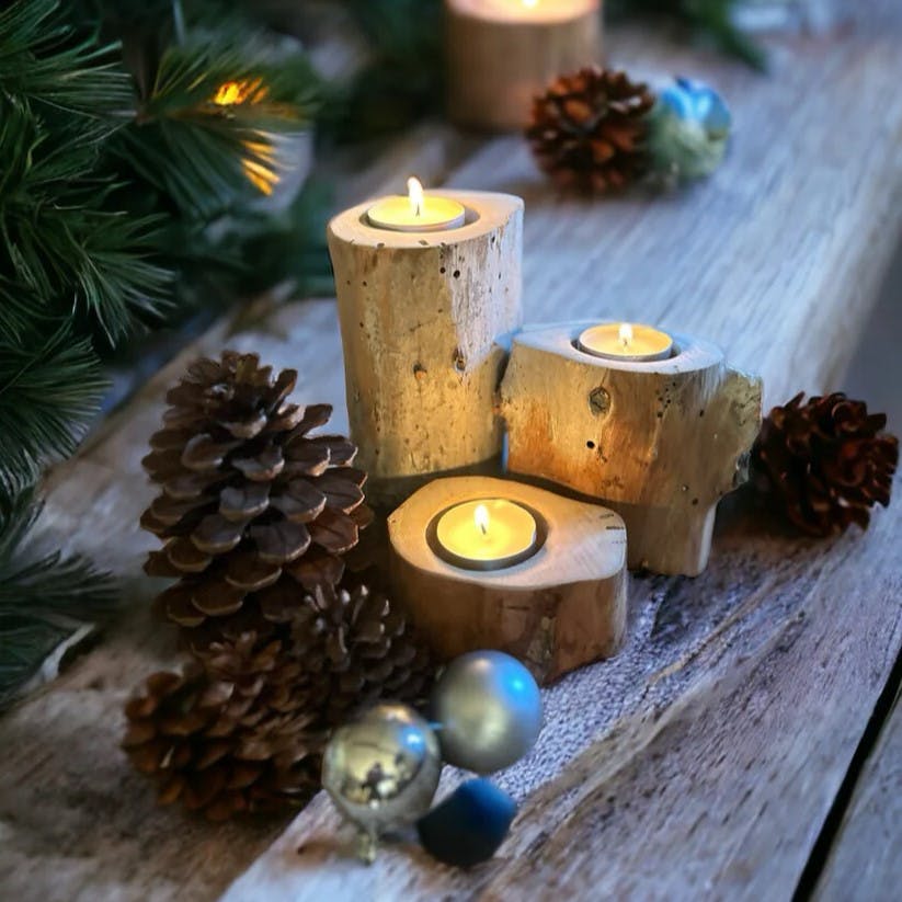 Imagen de 3 velas con decoración de Cocó Wood Art
