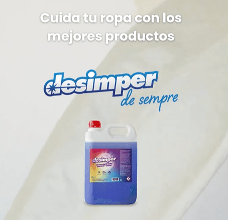 Detergente líquido especialmente formulado para el lavado de ropa de alta eficacia sobre manchas