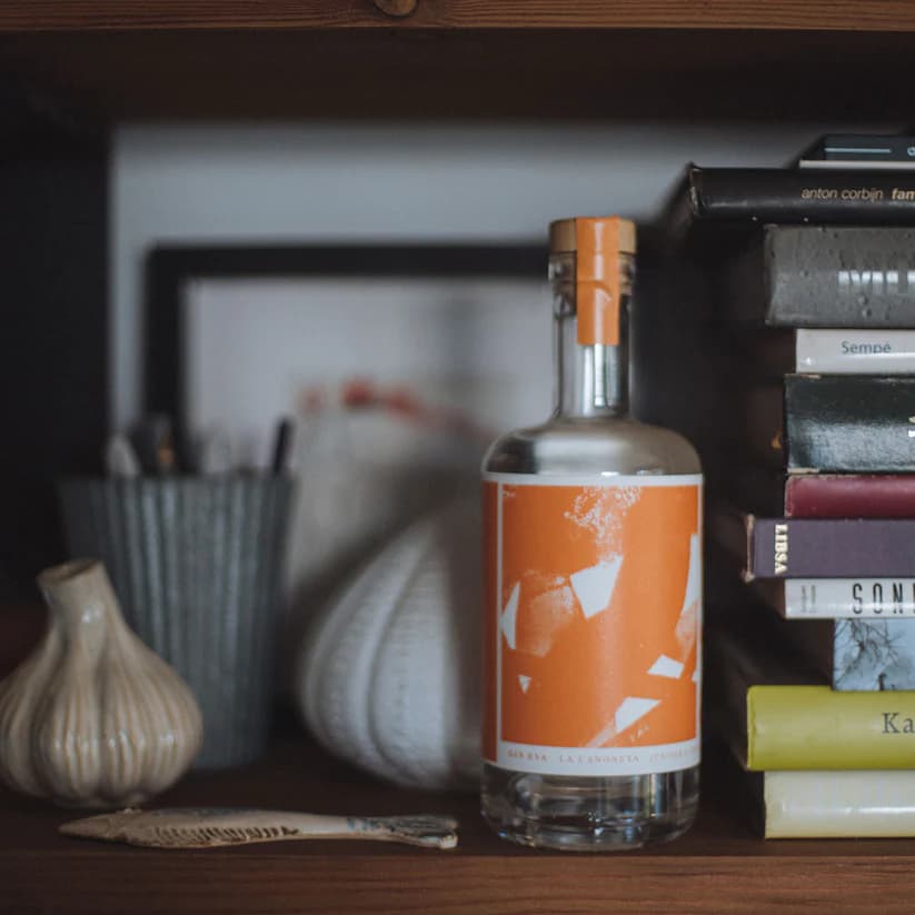 Imagen de Gin Eva "La Canoneta" Mallorca Dry Gin 0,7 L en estantería