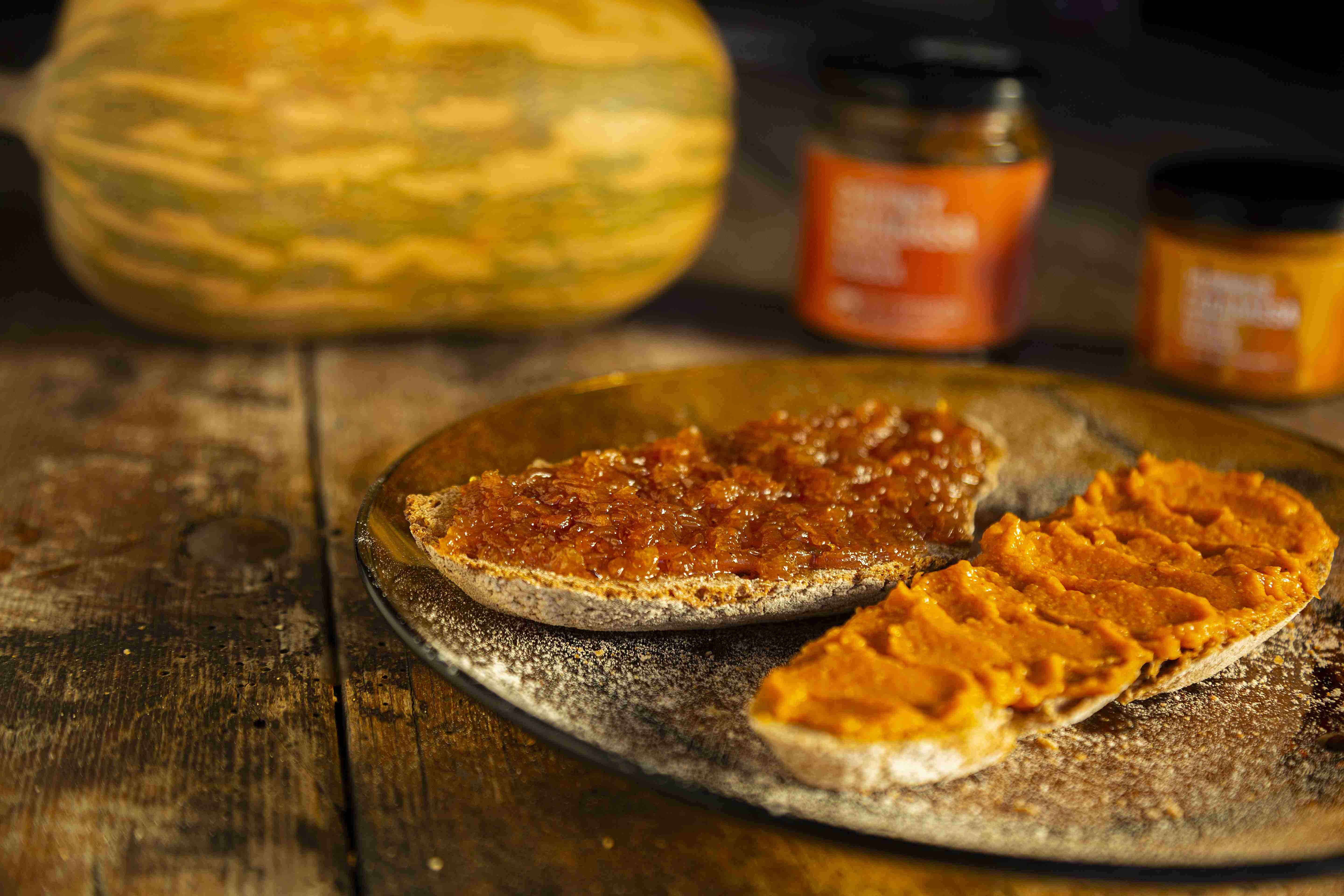 Suggeriment de presentació. Hummus de carbassa ecològic. Pot de 100 grams